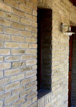 rusztikus szeletelt t�gla homok s�rga k�ls� szelet